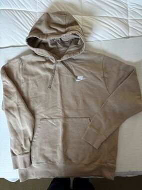 Nike Solo Swoosh Men’s Beige/Tan Pullover Hoodie size large